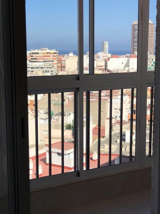 Apartamento Aitana.Esta A 2 Km De La Playa Andando Apartment Аликанте Екстериор снимка